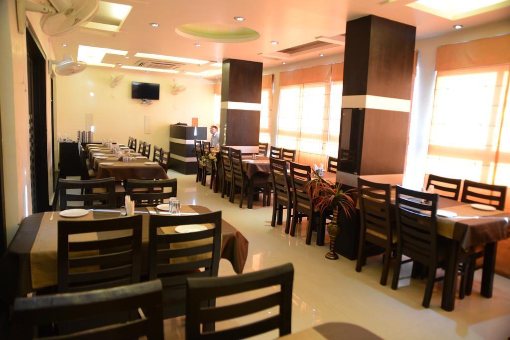 Divine Destination Hotel Varanasi Exterior photo