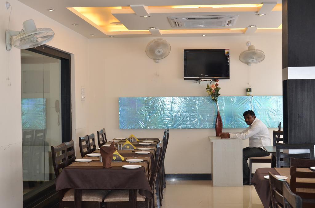 Divine Destination Hotel Varanasi Exterior photo