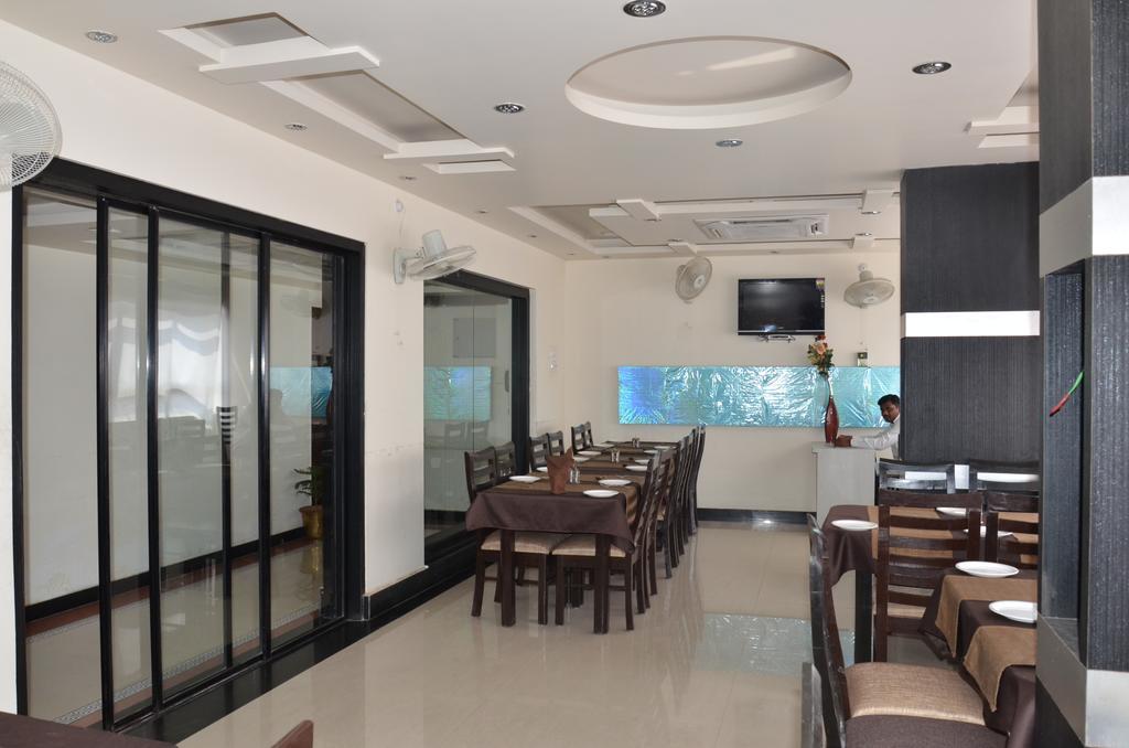 Divine Destination Hotel Varanasi Exterior photo