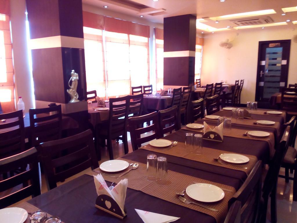 Divine Destination Hotel Varanasi Exterior photo