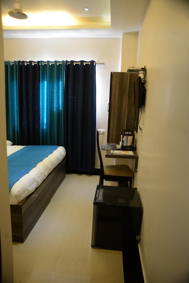 Divine Destination Hotel Varanasi Exterior photo