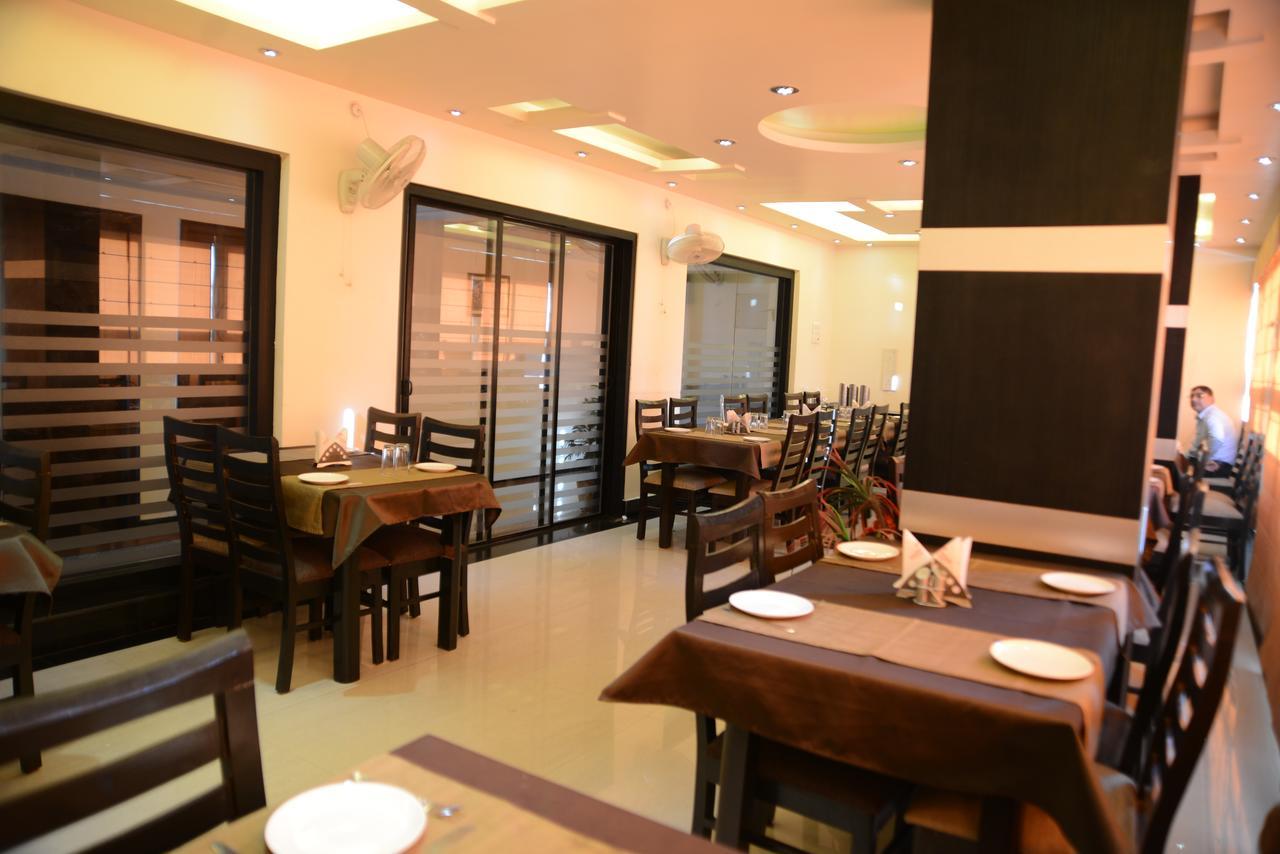 Divine Destination Hotel Varanasi Exterior photo