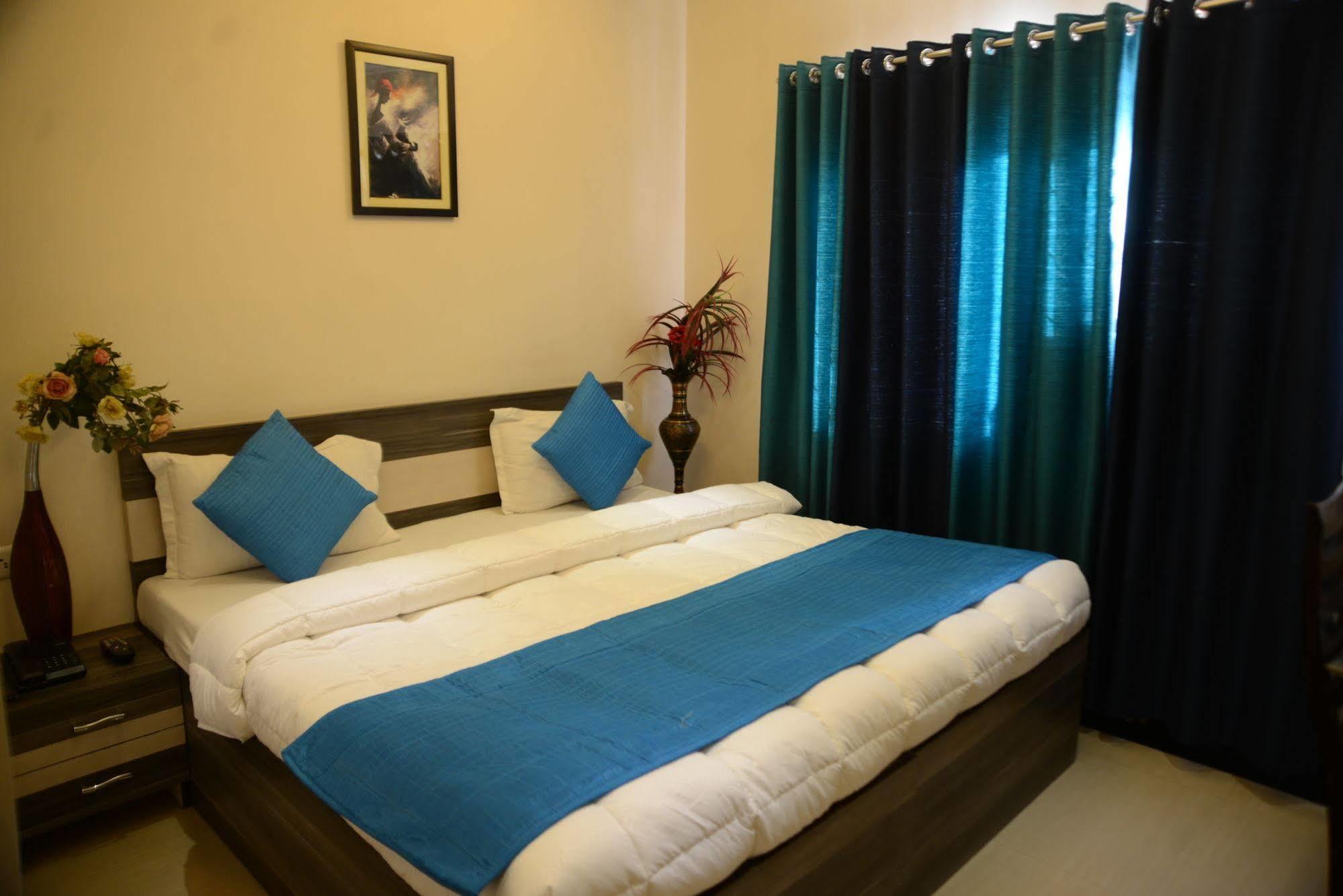 Divine Destination Hotel Varanasi Exterior photo