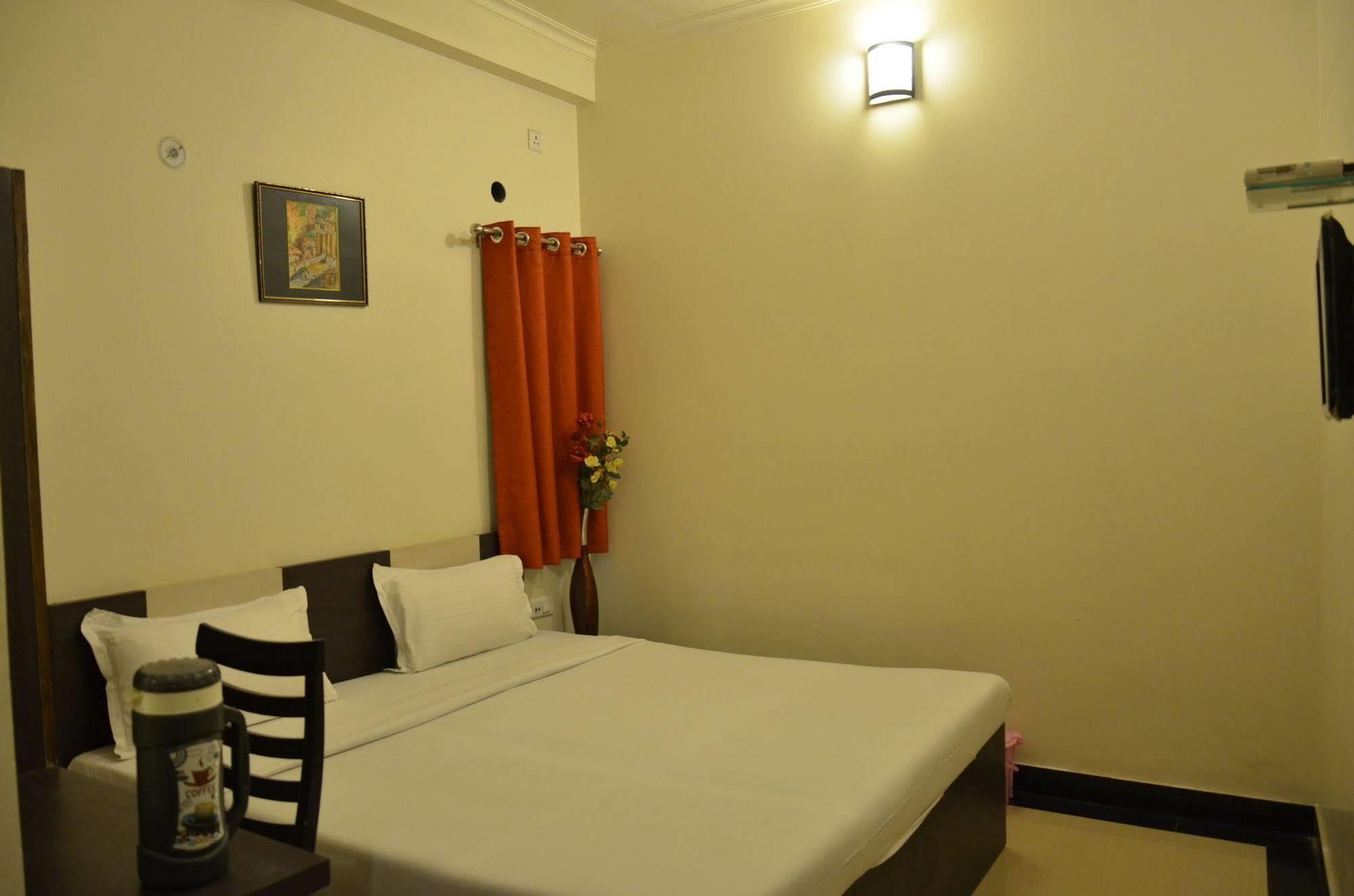 Divine Destination Hotel Varanasi Exterior photo