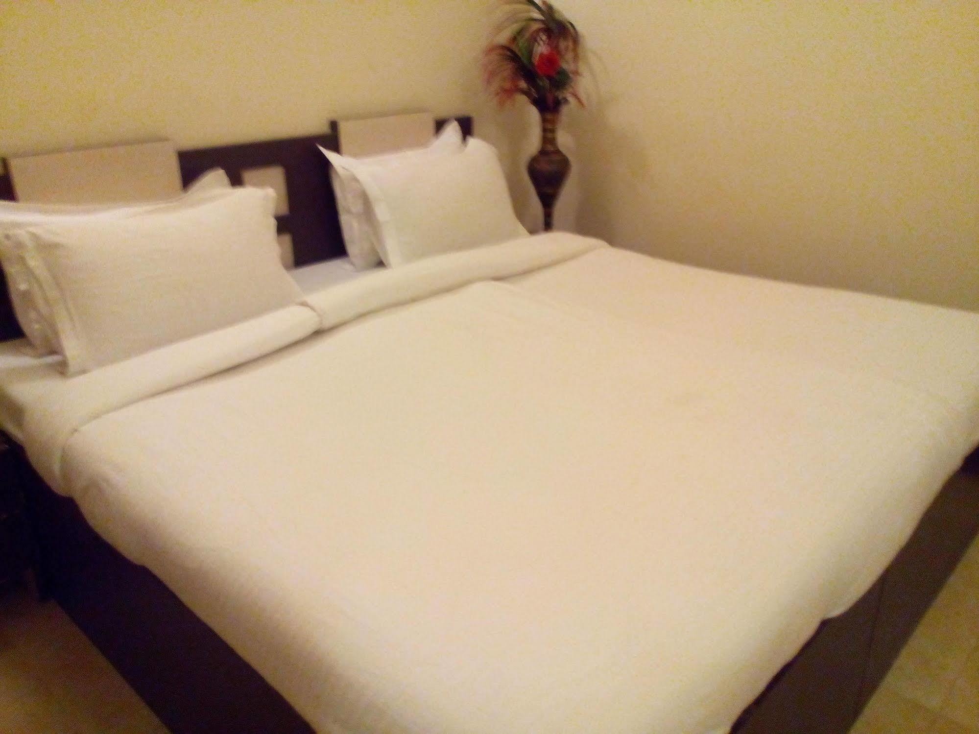 Divine Destination Hotel Varanasi Exterior photo