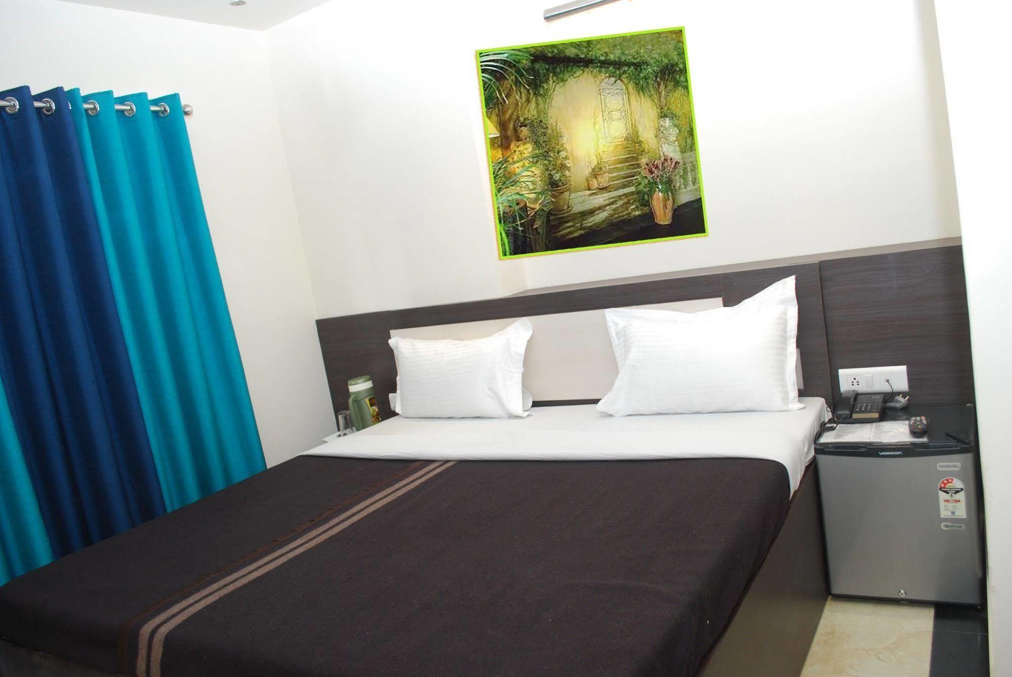 Divine Destination Hotel Varanasi Exterior photo