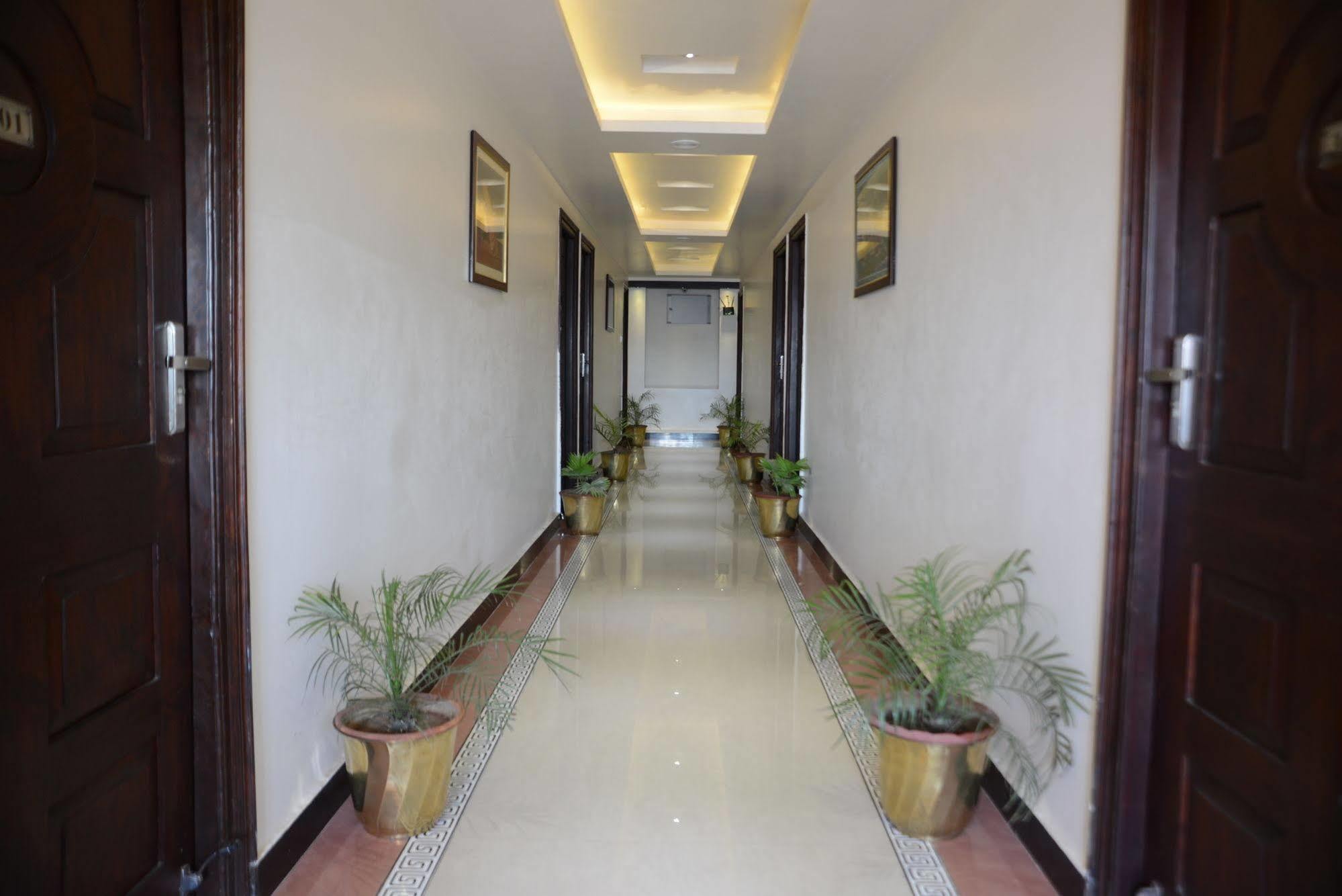 Divine Destination Hotel Varanasi Exterior photo
